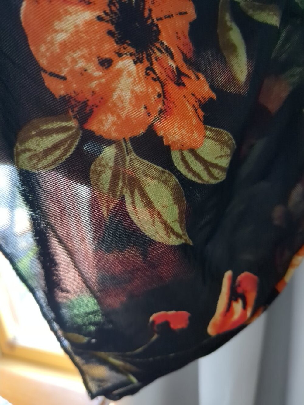 M Black Blouse / Top  with Red & Orange Flowers Green Petals - Picture 6 of 12